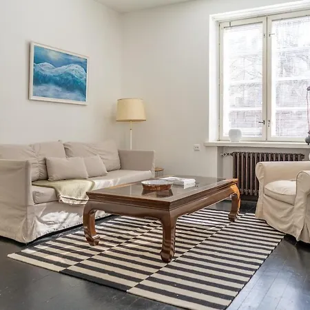 Spacious In Vibrant Kallio Apartment Helsinki